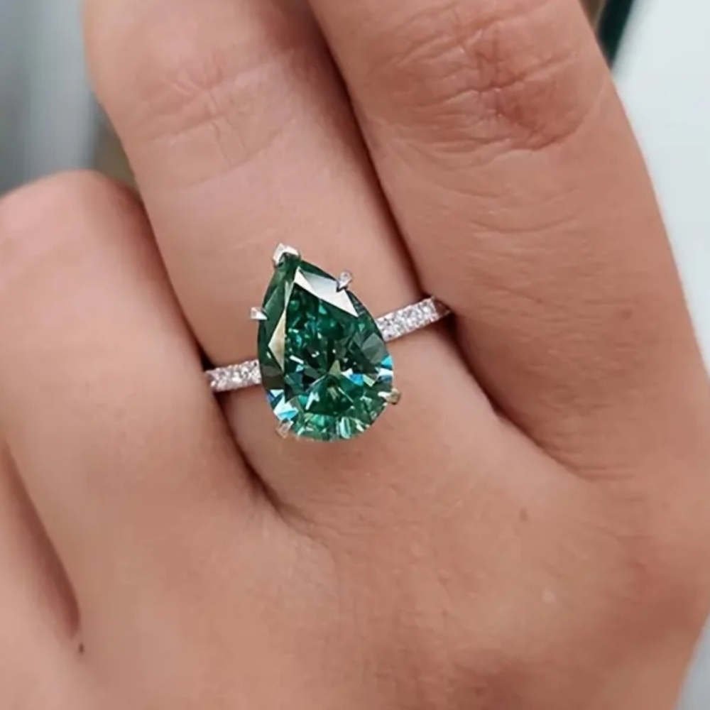 New women's green tear drop ring